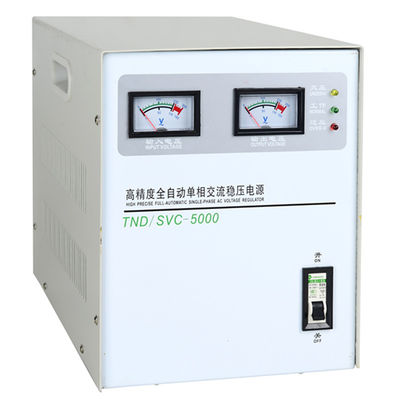 5000VA ตัวควบคุมอัตโนมัติตัวควบคุมแรงดันไฟฟ้าสามเฟส 130V-250V